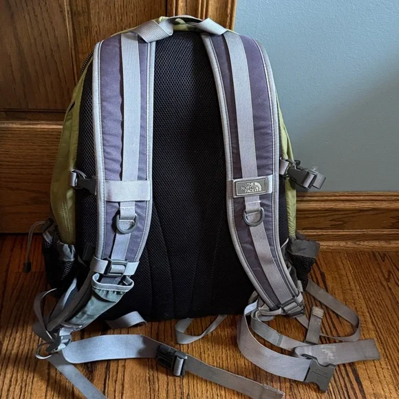 The North Face Recon Olive and Charcoal Backpack— - Picture 3 of 3